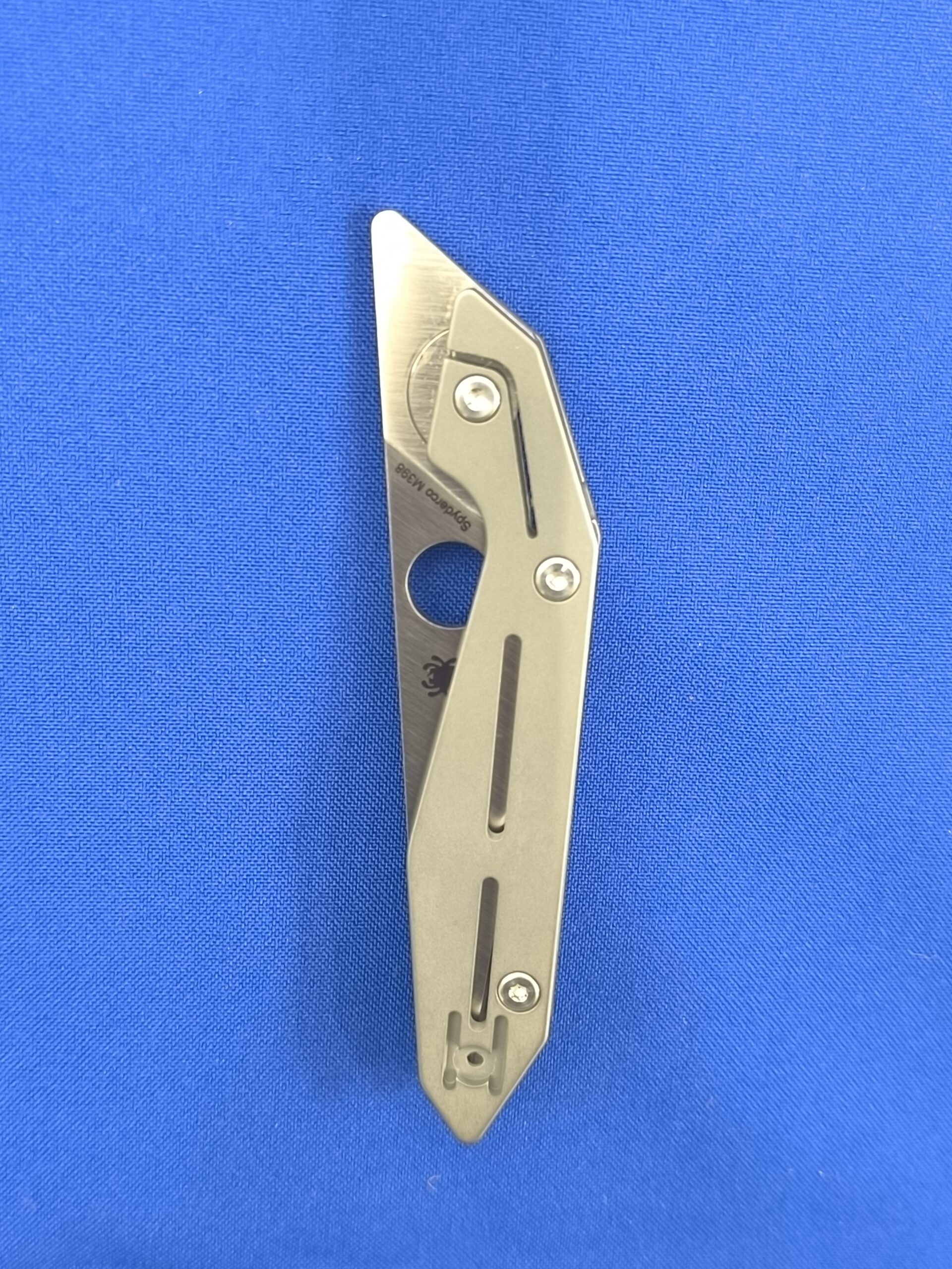 Складной нож Spyderco C270 TIP, NAND TITANIUM, сталь M398