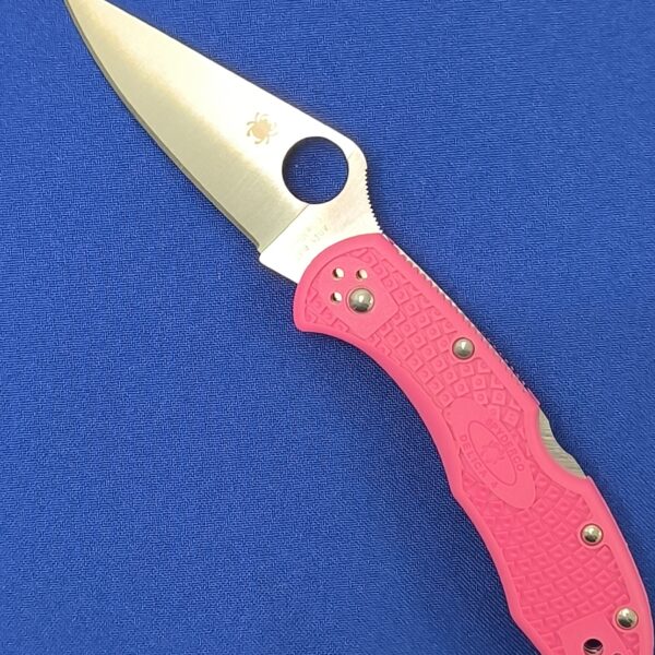 Складной нож Spyderco  C11 FPPNS30V, DELICA FLAT GROUND PINK, сталь S-30V