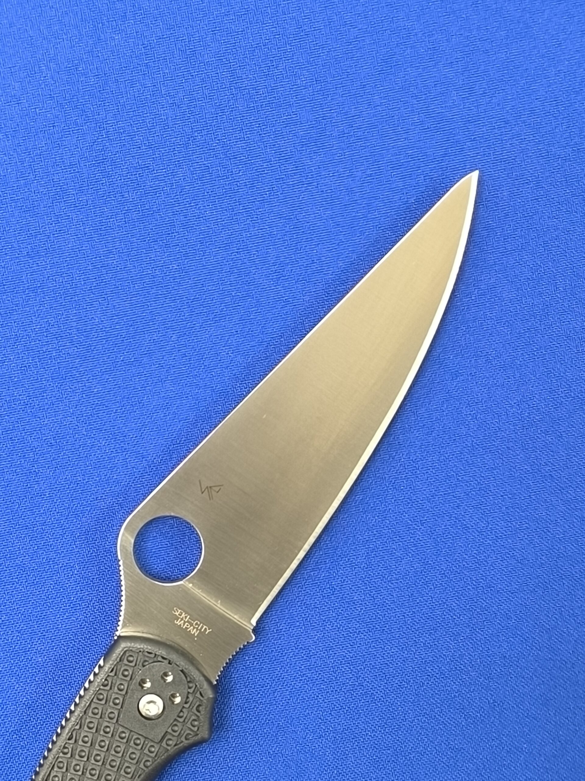 Складной нож Spyderco C07 PBK4, POLICE 4 BK FRN, сталь VG-10